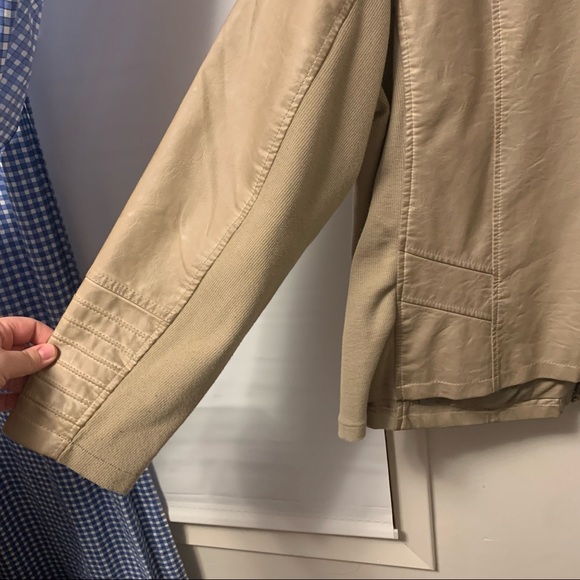 Jacket - Picture 5 of 5